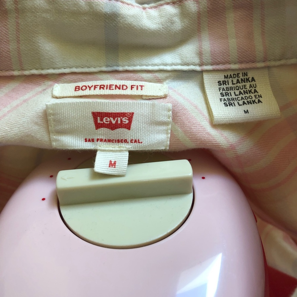 Levi’s Spring Flannel - Picture 3 of 3